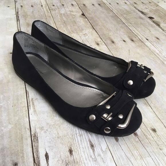 Reaction Kenneth Cole Shoes - KENNETH COLE REACTION Black Velour Buckle Flats